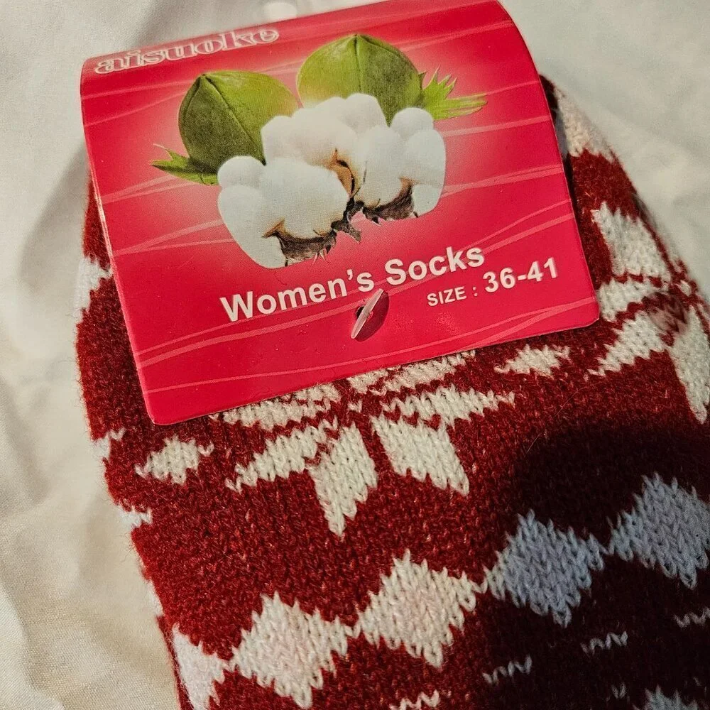 Aisuoke Holiday Slipper‎ Socks NWT